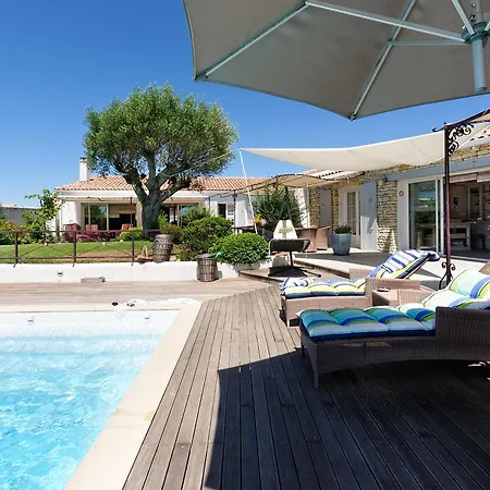 Holiday home Maison Des Algues