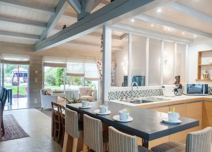 Holiday home Maison Des Algues