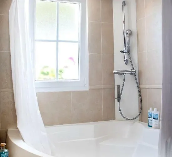 Maison Des Algues Holiday home *