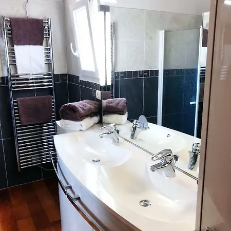 Holiday home Maison Des Algues